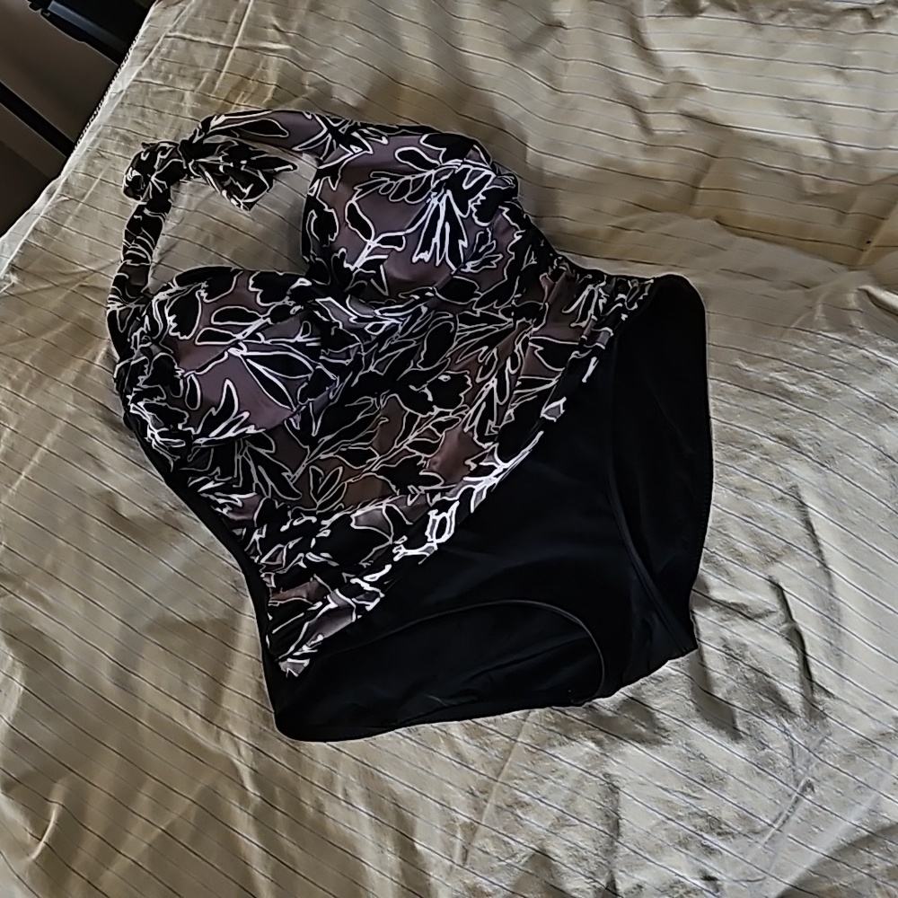 Aqua Green Black and brown swimsuit Size XL - Picture 1 of 16